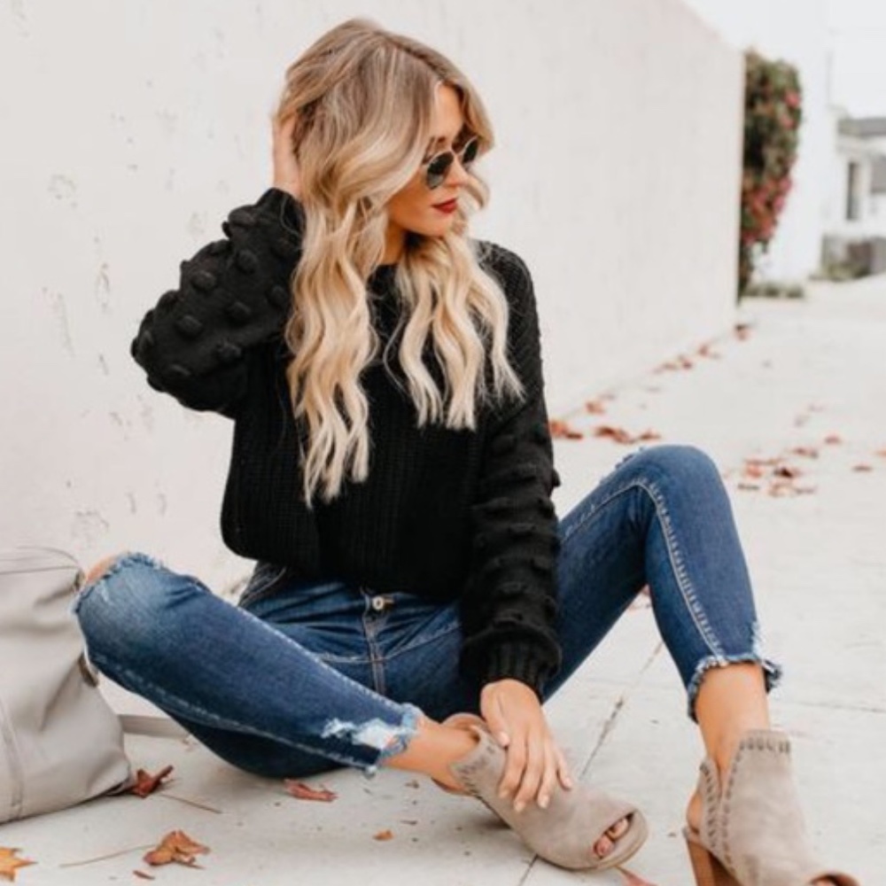 SOLD Vici Collection Black Cropped Sweater - Picture 1 of 6